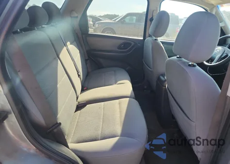 2005 Ford Escape Xlt z USA, uszkodzony, nr VIN 1FMYU93185KC50917